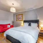 Apartment Premium Nearby Old Town