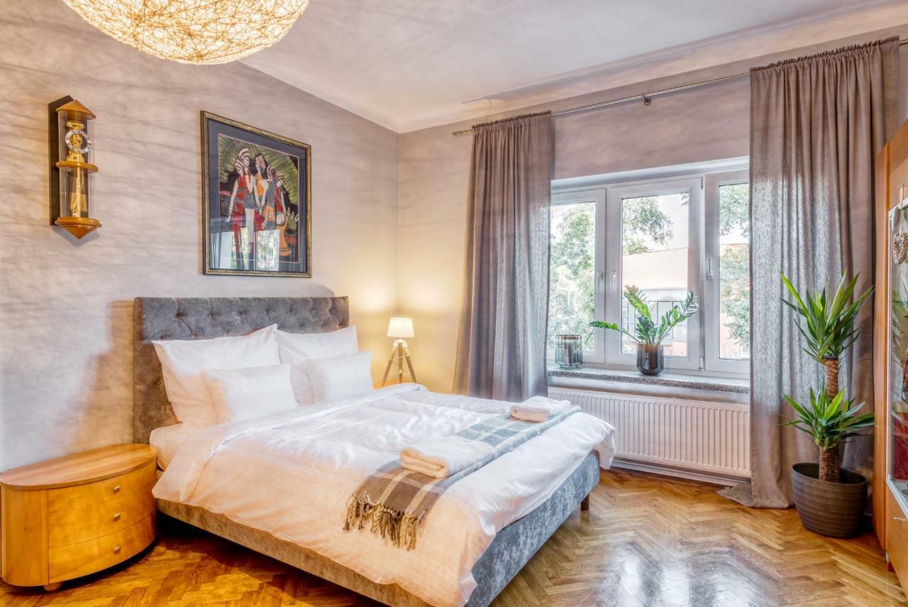 Premium Nearby Old Town Apartment *