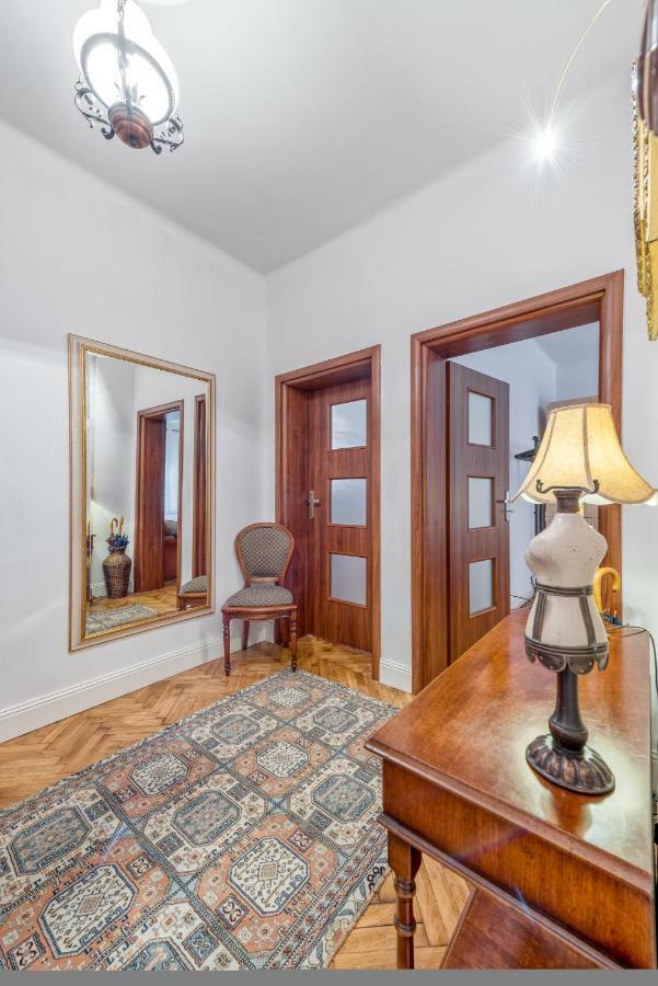 Premium Nearby Old Town Apartment *